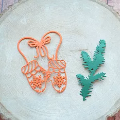 Набор вырубок "Варежки с еловой веточкой. Оранжевые"