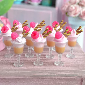 Миниатюра "Десерт с малиной", 1 шт (Югарт)