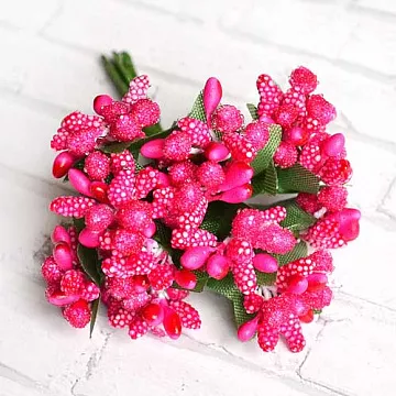 Букетик глянцевых и сахарных ягодок "Розовый яркий"